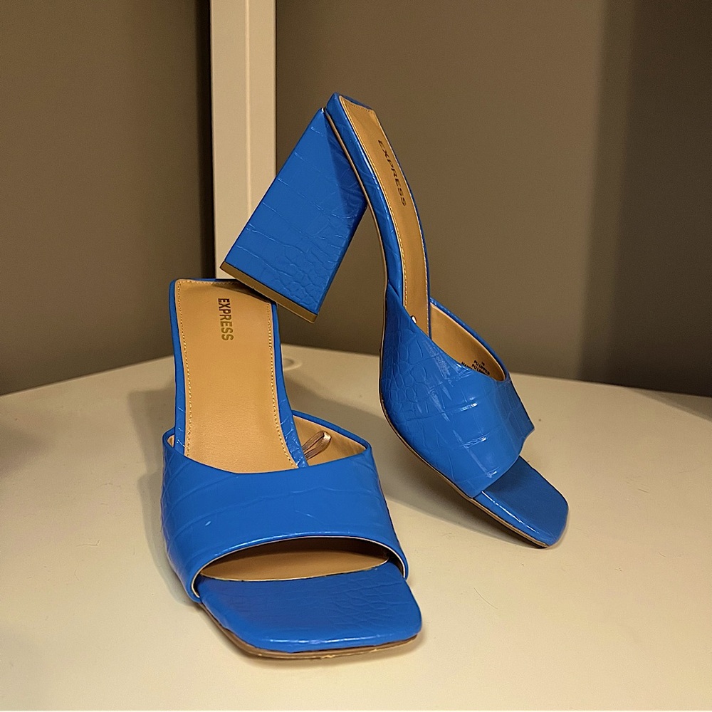 Blue Crocodile Expresss Heels